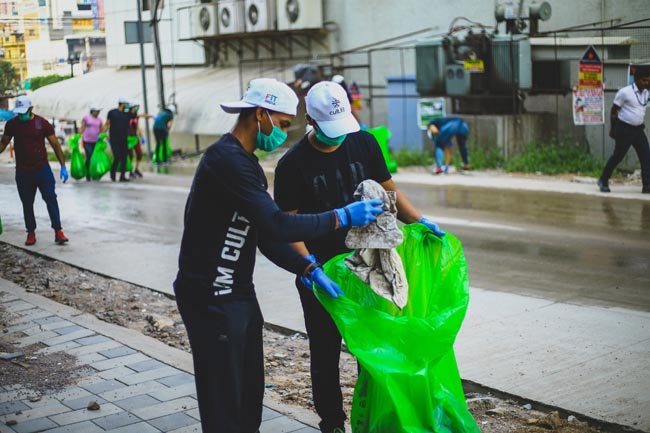 cult-members-plog-for-a-plastic-free-india