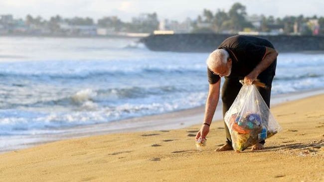 Setting the highest level of Example, Prime Minister Plogs at Mamallapuram Beach