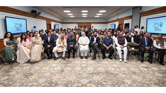 Film fraternity comes together to pay tributes to Mahatma Gandhi