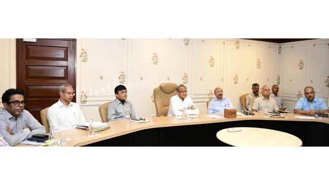 जनहित में सभी नागरिक सेवाएं ऑनलाइन उपलब्ध कराएं - मुख्यमंत्री