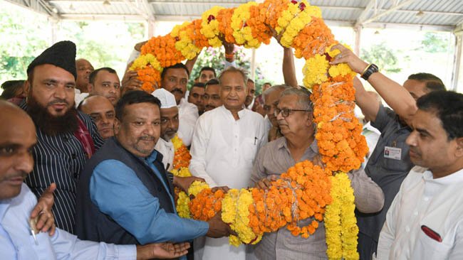 ईडब्ल्यूएस आरक्षण में अचल सम्पत्ति का प्रावधान हटाने पर उत्साह का माहौल