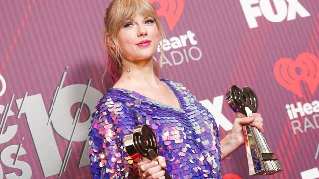 Taylor Swift to receive Artist of the Decade award at AMAs