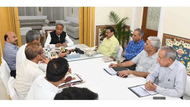 मुख्यमंत्री ने की कानून-व्यवस्था की समीक्षा