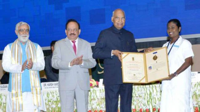 President of India presents the National Florence Nightingale Awards