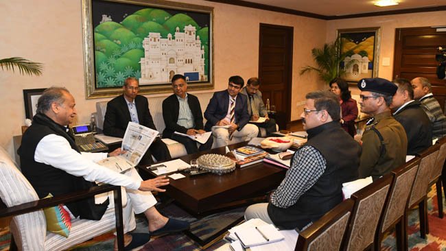 बाल श्रम के लिए बच्चों का अवैध परिवहन करने वालों पर हो सख्त कार्रवाई सरपंचों एवं अन्य जनप्रतिनिधियों के माध्यम से फैलाएं जागरूकता -मुख्यमंत्री