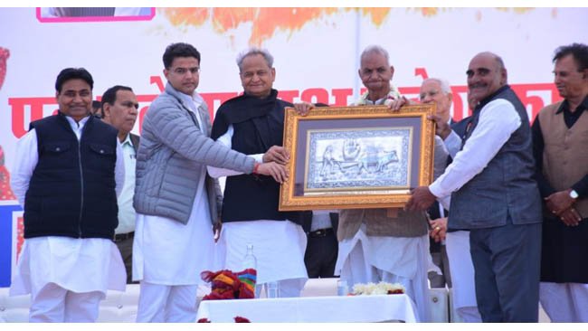 सरकार किसान, गरीब और पिछड़े वर्गों के कल्याण के लिए प्रतिबद्ध -मुख्यमंत्री