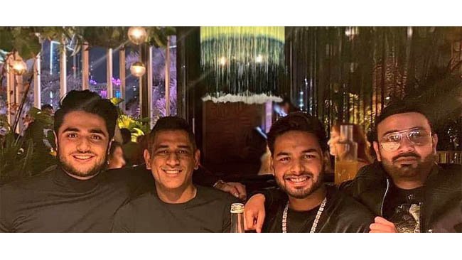 Rishabh Pant celebrates Christmas with MS Dhoni in Dubai