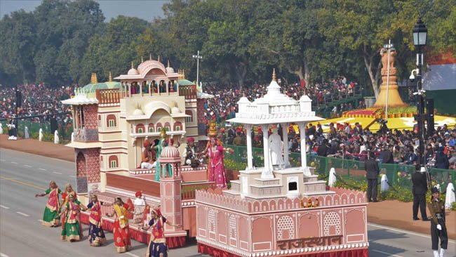 राजपथ पर छाया राजस्थानी लोक कला एवं संस्कृति का रंग राजस्थान की झांकी बनी जन आकर्षण का केन्द्र