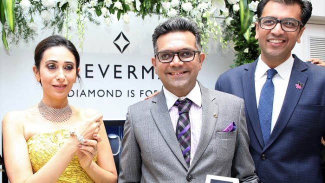 Karisma Kapoor Launches the Forevermark Festive Collection at OM Jewellers