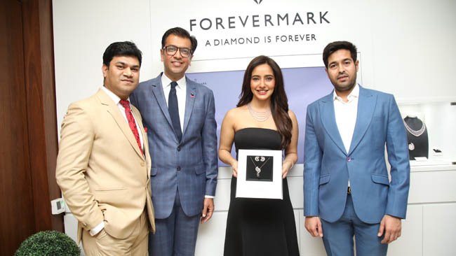 DP Jewellers launches Forevermark at their store in Indore