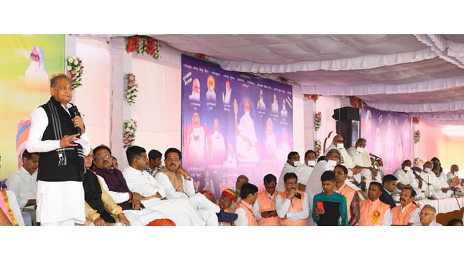 श्री गुरू सौभाग्य मदन गौशाला का लोकार्पण गौवंश के संरक्षण और संवद्र्धन में सरकार कोई कमी नहीं रखेगी -मुख्यमंत्री