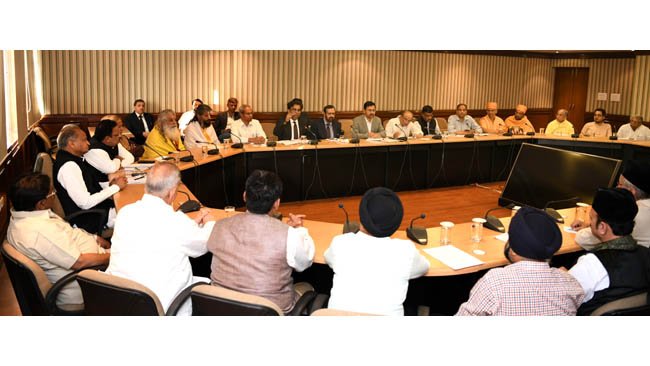 कोरोना से बचाव के लिए सर्वदलीय एवं सर्वसमाज की बैठक कोरोना से बचाव के लिए अगले दो सप्ताह महत्वपूर्ण सामाजिक व्यवहार और भीड़ से बचें लोग ः मुख्यमंत्री