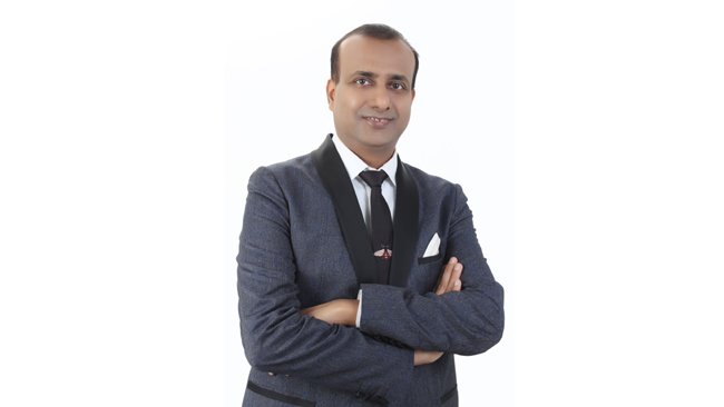 Kamdhenu Paints continues distributing essential items in Jammu