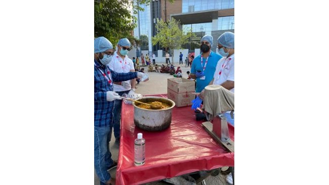 Hindrise NGO Serves 2 Lakh Plus Migrants in Delhi NCR, Distributes Free Masks, Groceries