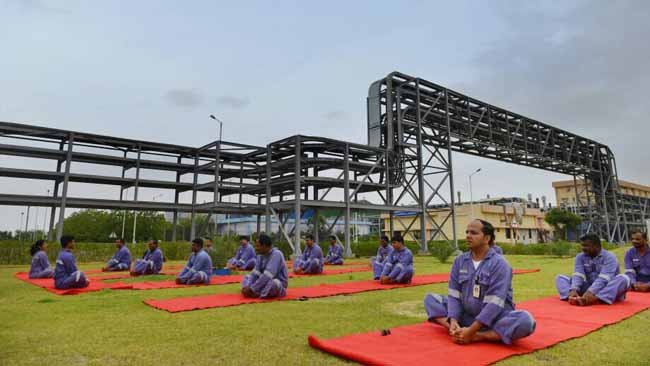 केयर्न ऑयल एंड गैस, वेदांता लिमिटेड के मंगला प्रॉसेसिंग टर्मिनल बाड़मेर में अंतर्राष्ट्रीय योग दिवस मनाया गया