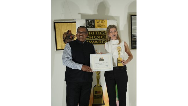 World University of Design presented  Artist Stephanie La Beller Arpels with '2021 Critics' Choice Award'