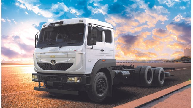 Tata Motors launches India’s first 3-axle 6x2 truck with 31-tonne gross vehicle weight Tata Signa 3118.T