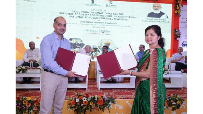 Shri Dharmendra Pradhan inaugurates India’s First  Skill India International Centre at SDI Bhubaneswar