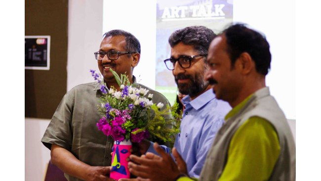 An 'Art Talk' : Celebrity photojournalist Atul Hundoo shares Visual Storytelling Tips with Visual Arts students of World University of Design