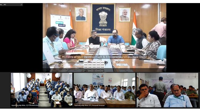 Shri Dharmendra Pradhan launches Pradhan Mantri National Apprenticeship Mela organized across 700+ locations in one day