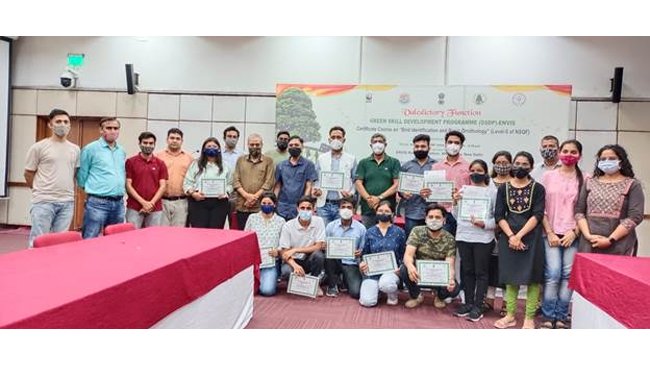 Fourth batch of ‘Bird Identification and Basic Ornithology’ course completed