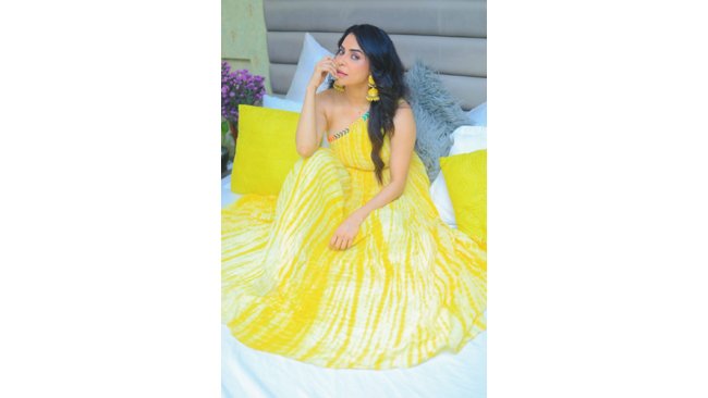 Nikita Rawal is all set to flaunts her hot Avartar in Shy Shy Dil