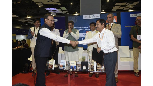 DGT collaborates with AWS India to offer skilling programs on emerging technologies