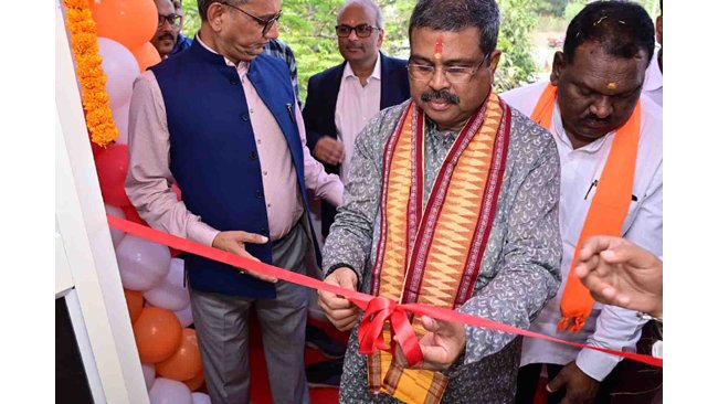Shri Dharmendra Pradhan inaugurates India’s first Skill India Centre, says that it will build capacities of Yuva Shakti