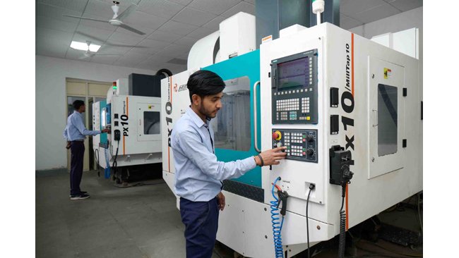 Skill India extends more than 5.5 lakh apprenticeship opportunities available for youth under Apprenticeship Training