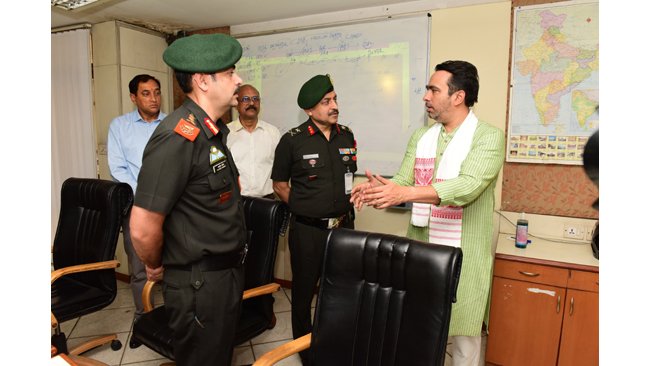 Shri Jayant Chaudhary meets Ex-Servicemen and other aspiring Entrepreneurs undergoing training at NIESBUD