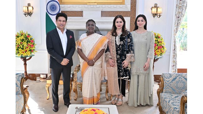 CRICKET LEGEND SACHIN TENDULKAR CALLS ON THE PRESIDENT