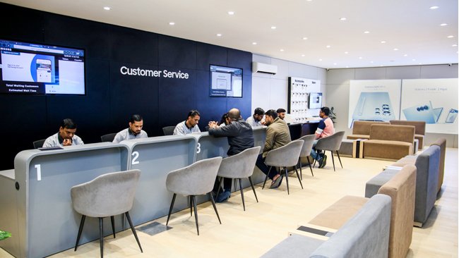 Samsung Transforms Smartphone Service Centres with Premium Design and Exceptional Customer Service