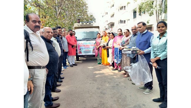 अंतरराष्ट्रीय अनौपचारिक कचरा श्रमिक दिवस के अवसर पर टिम फ़िनिलूप द्वारा आदर्श वार्ड 75 में "कचरा दान अनमोल वरदान " कार्यक्रम प्रारंभ
