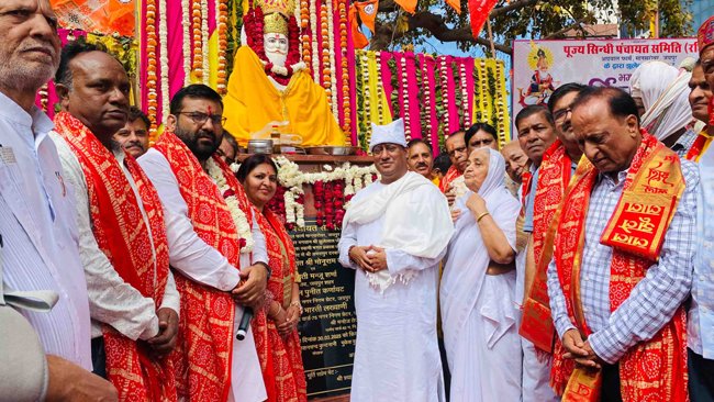 पूज्य सिंधी पंचायत समिति अग्रवाल फार्म मानसरोवर के द्वारा भगवान श्री झूलेलाल जी की मूर्ति स्थापना