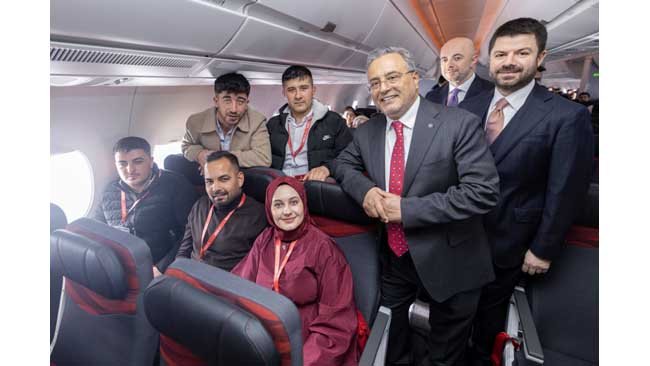 turkish-airlines-unveils-its-500th-aircraft-featuring-a-special-livery-of-100-000-employees