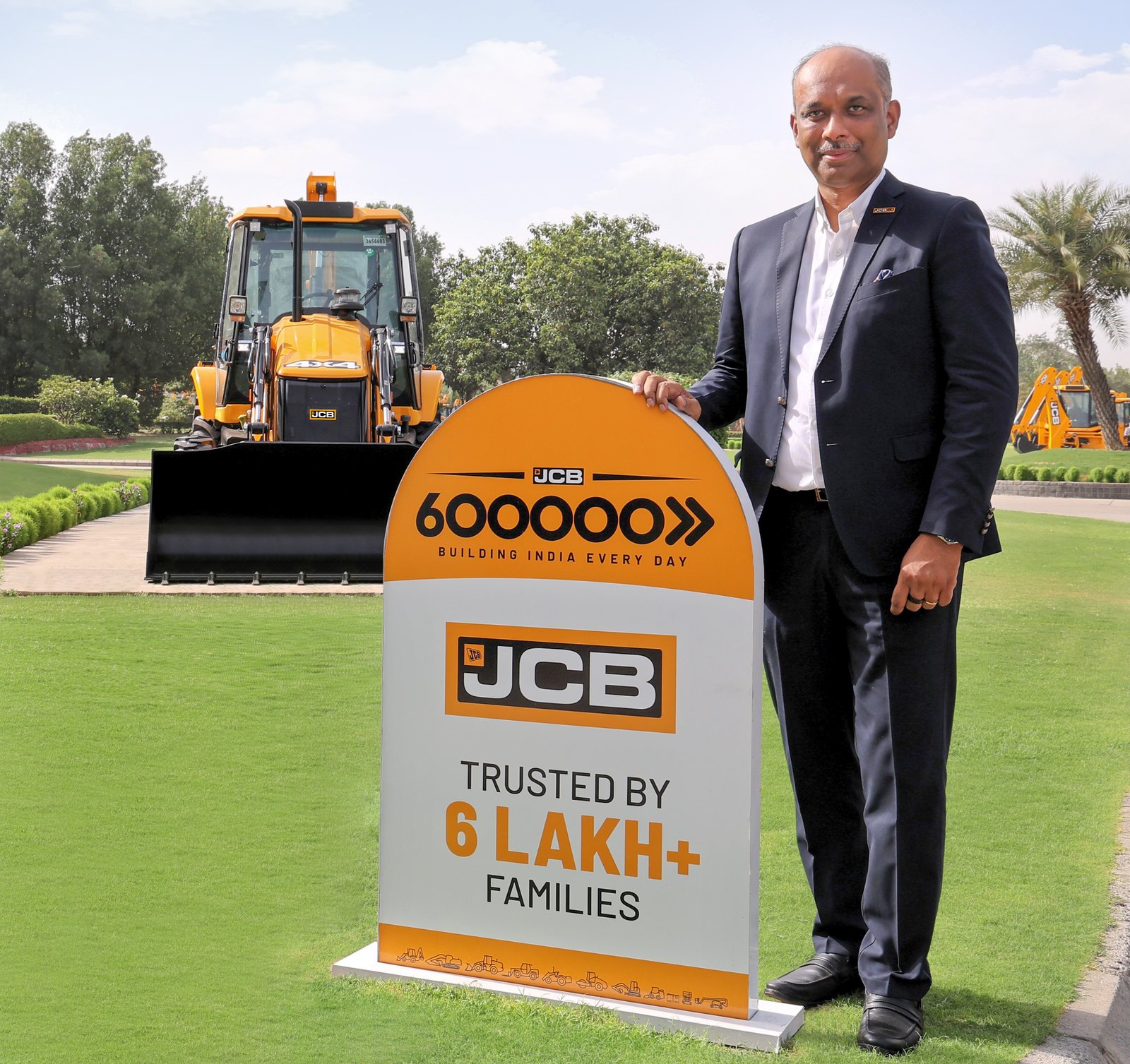 jcb-india-marks-600-000th-machine-milestone-in-india-reinforcing-growth
