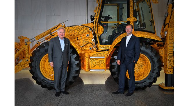 jcb-invests-for-the-future-after-hydromax-world-record
